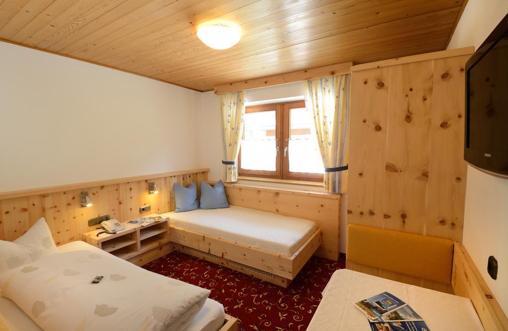 Gasthof Groebenhof Fulpmes Oda fotoğraf
